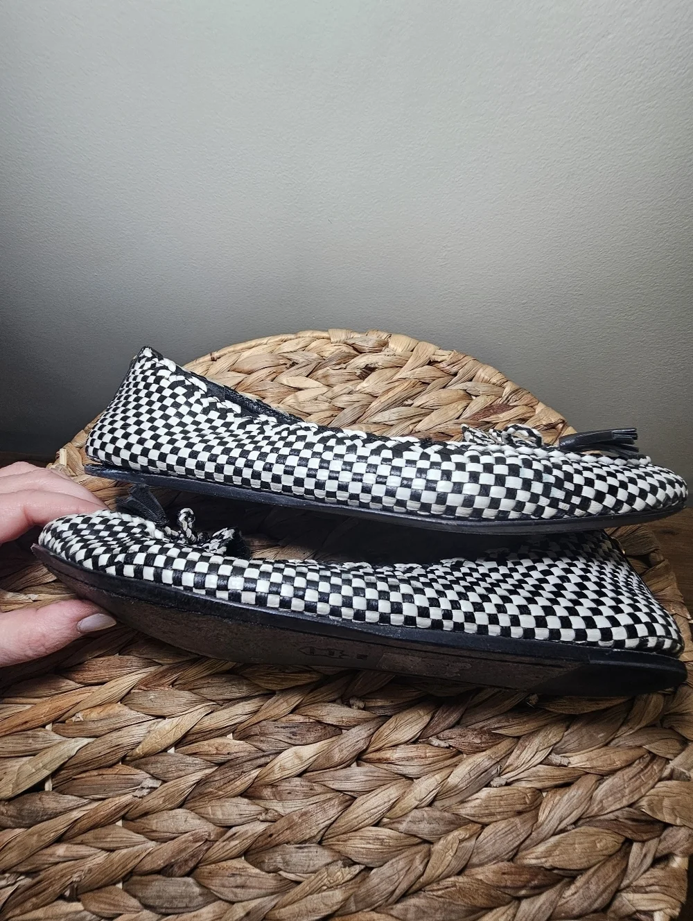 Tory Burch Woven Leather Ballet Flats 8M Black White Checkered Tassel